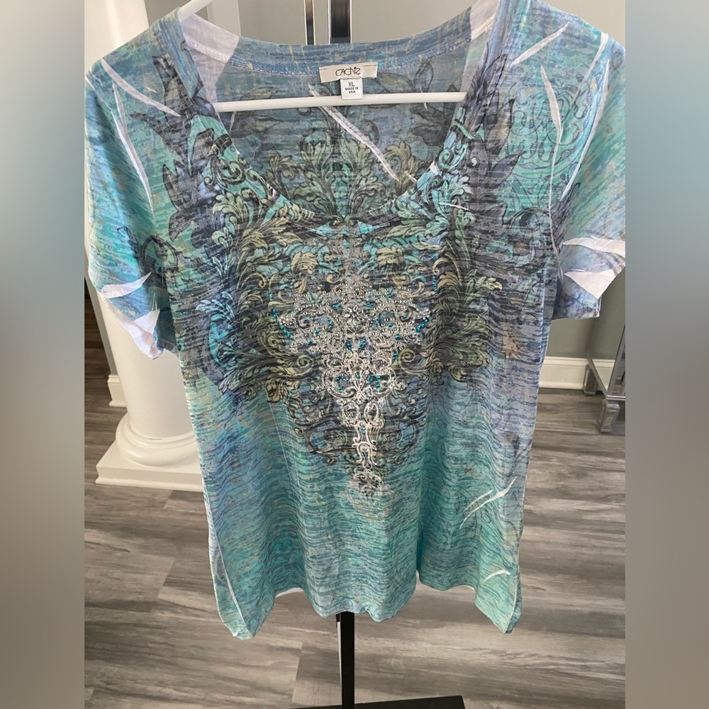 Cache embellished short sleeve tee